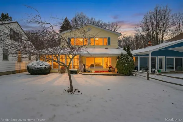 5430 Lakeshore RD, Fort Gratiot Charter Township, MI 48059