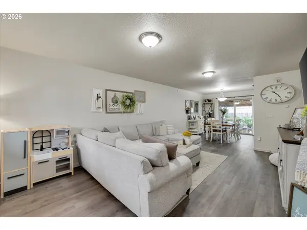 Molalla, OR 97038,735 GARDEN CT