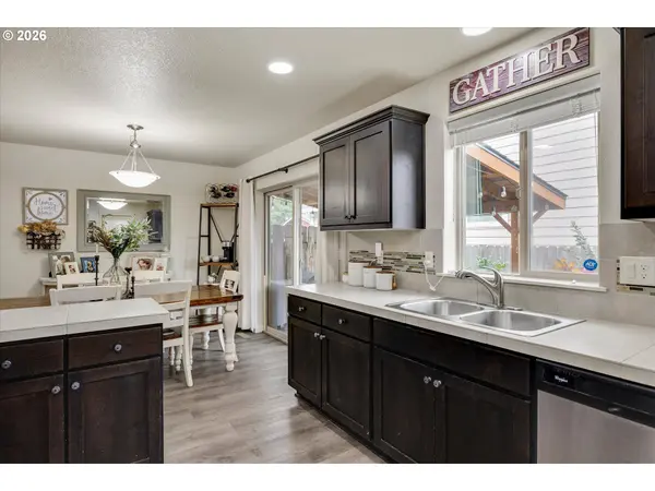 735 GARDEN CT, Molalla, OR 97038