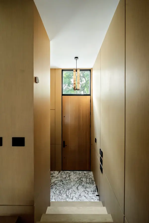 126 Sherwood AVE, Toronto C10, ON M4P 2A7