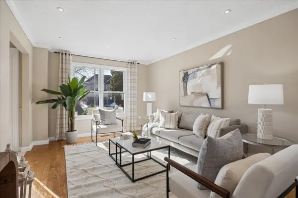 598 Maitland DR, Pickering, ON L1W 3T6