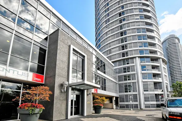 151 Village Green SQ #1008, Toronto E07, ON M1S 0K5