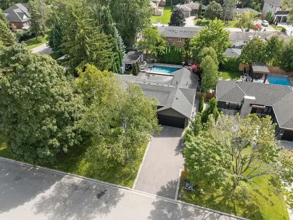 49 Norman DR, King, ON L7B 1J2