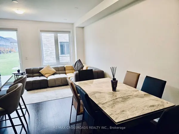 12 SCHMELTZER CRES, Richmond Hill, ON L4E 1A2