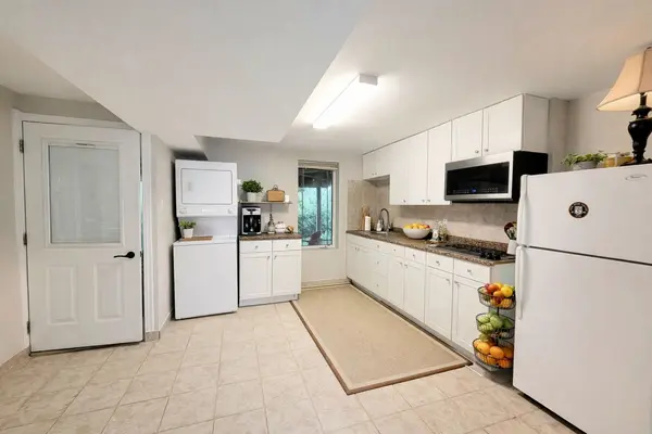 79 Chaya Sara GDNS, Vaughan, ON L6A 0Z7