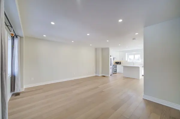 36 Grand River AVE, Brantford, ON N3T 4W7