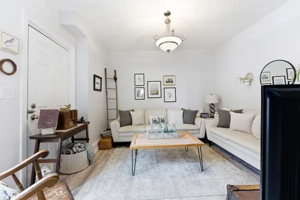 8 Queen ST, Belleville, ON K8N 1T2