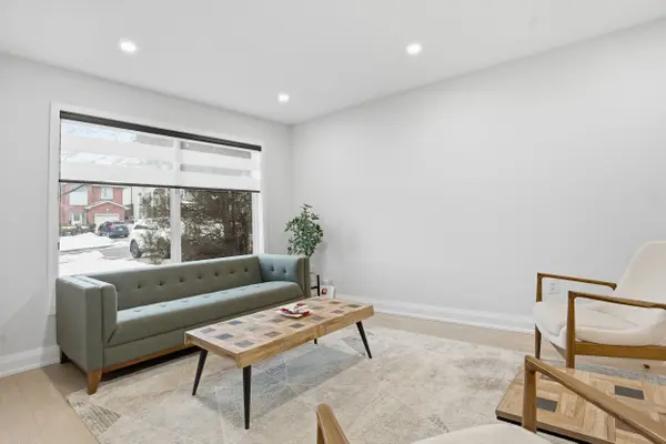 108 Greenshire DR, Hamilton, ON L9C 7G5