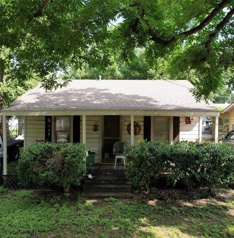 118 WOODLAND Avenue, Corsicana, TX 75110