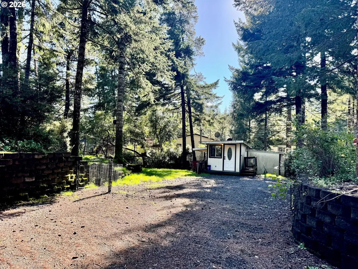 125 SAILOR LN, Florence, OR 97439