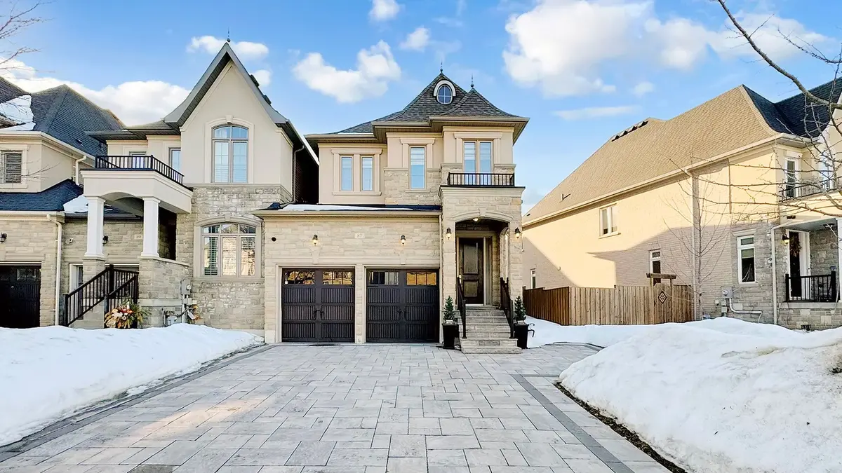 87 Robert Berry CRES, King, ON L7B 0M6