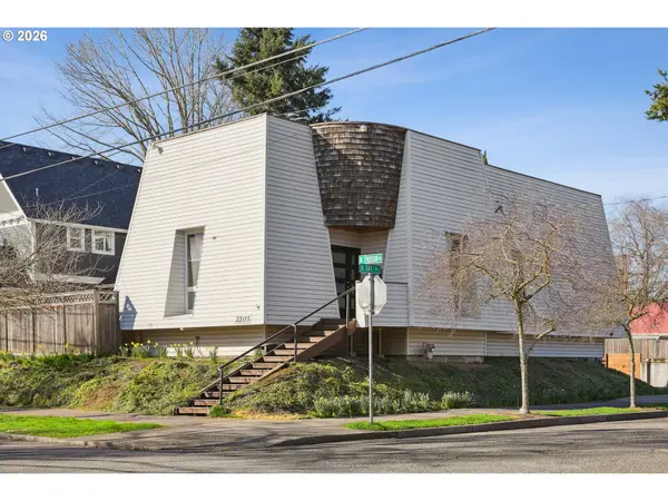2203 N EMERSON ST, Portland, OR 97217
