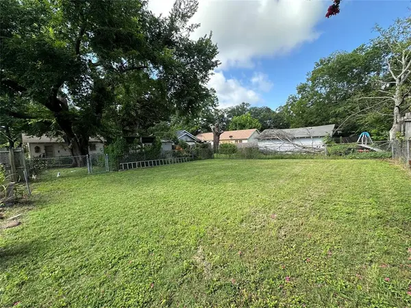 118 WOODLAND Avenue, Corsicana, TX 75110