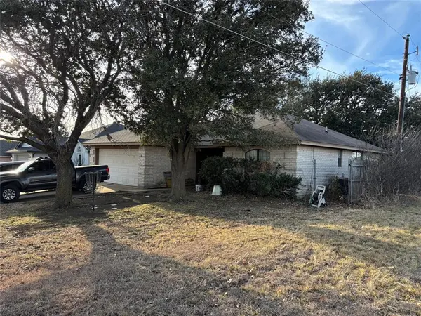 509 Brookside Court,  Burleson,  TX 76028