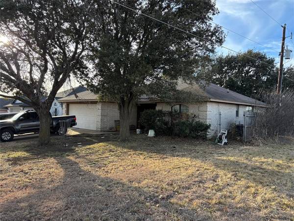 509 Brookside Court,  Burleson,  TX 76028