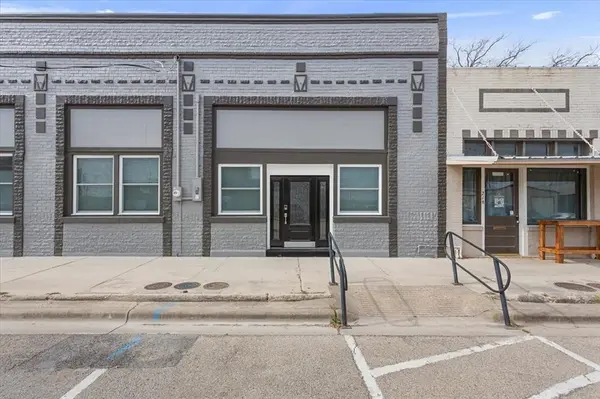 202 N Avenue D, Clifton, TX 76634