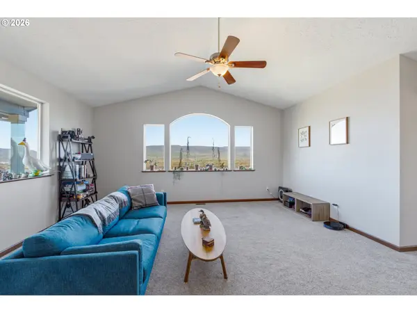 1704 OAKWOOD DR, The Dalles, OR 97058