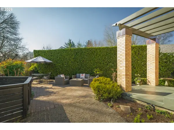 Portland, OR 97232,3453 NE IRVING ST