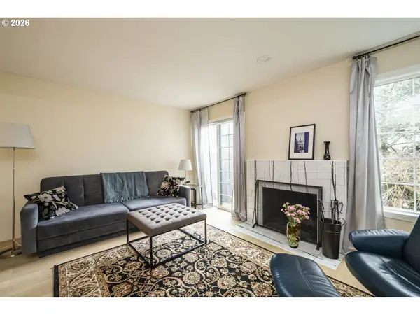 2040 TITAN TER, West Linn, OR 97068