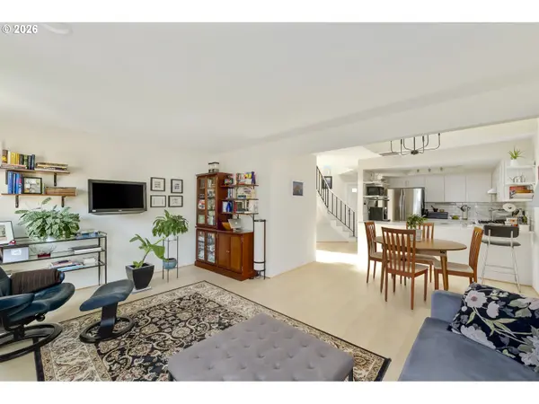 2040 TITAN TER, West Linn, OR 97068