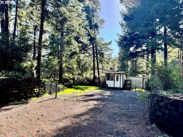 125 SAILOR LN, Florence, OR 97439