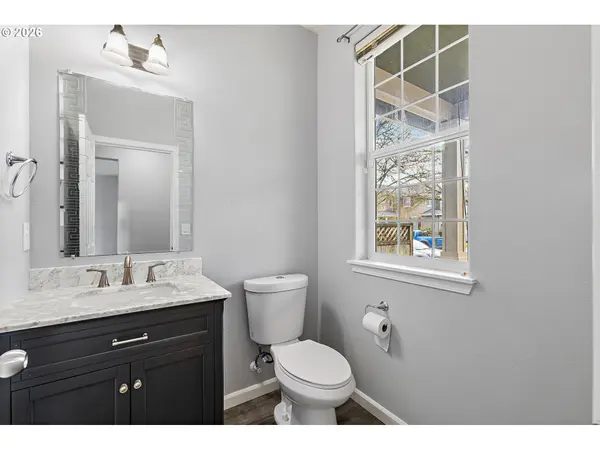 3750 SE TWELVE OAKS ST, Hillsboro, OR 97123