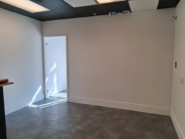 1908 Gerrard ST E #B, Toronto E02, ON M4L 2C1