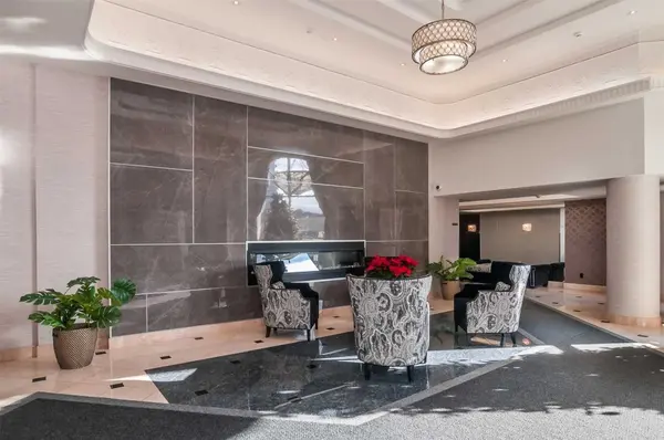 9017 Leslie ST #603, Richmond Hill, ON L4B 4R8