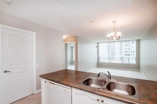 9017 Leslie ST #603, Richmond Hill, ON L4B 4R8