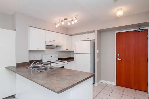 9017 Leslie ST #603, Richmond Hill, ON L4B 4R8