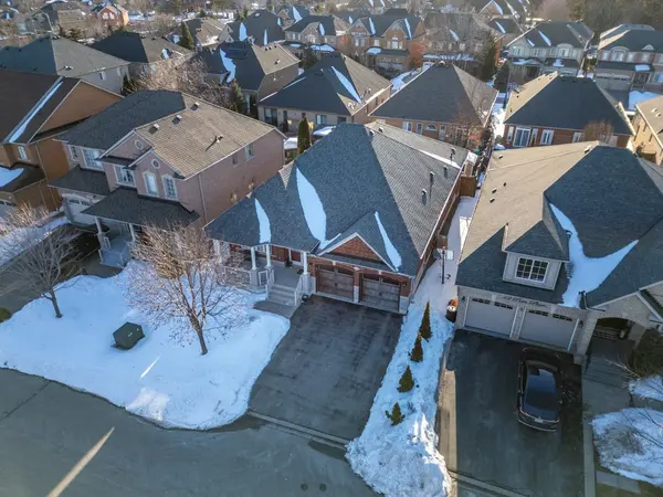 48 Pieta PL, Vaughan, ON L4H 3G2