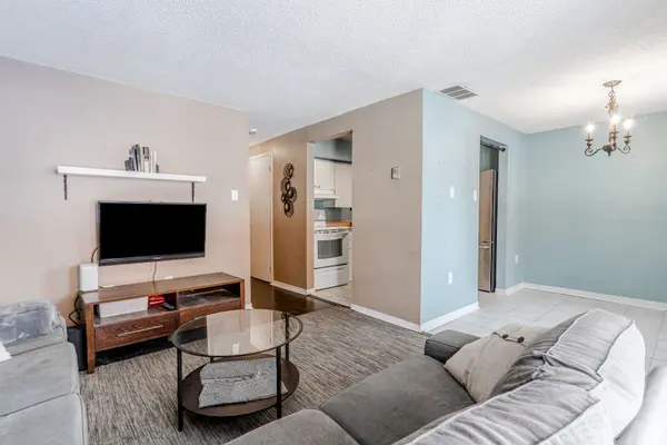 22 Meadow LN #8, Barrie, ON L4N 7K2