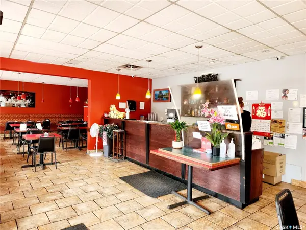 835 Broadway AVENUE #D & E, Saskatoon, SK S7N 1B5