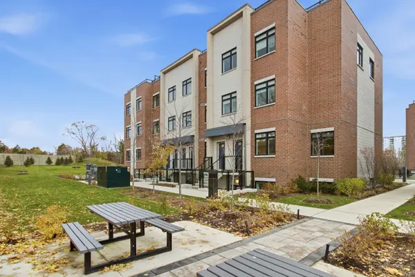 1115 Douglas McCurdy Common ST #104, Mississauga, ON L5G 0C6