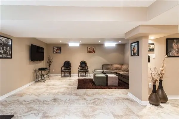 4 Trailview LN #LOWER, Caledon, ON L7E 2V7