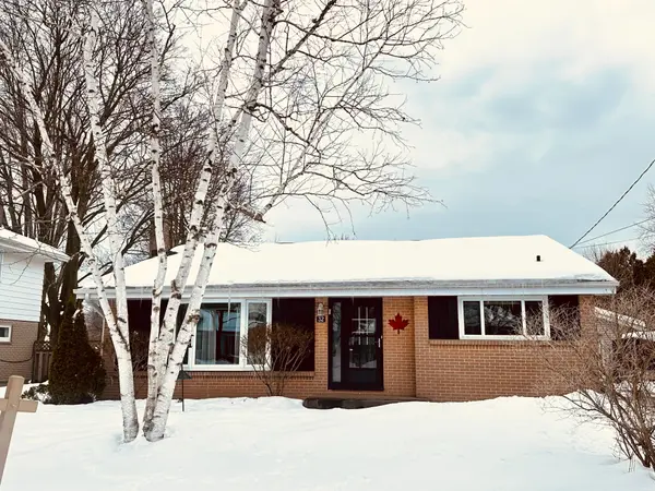 32 Glen RD, Belleville, ON K8P 4G1