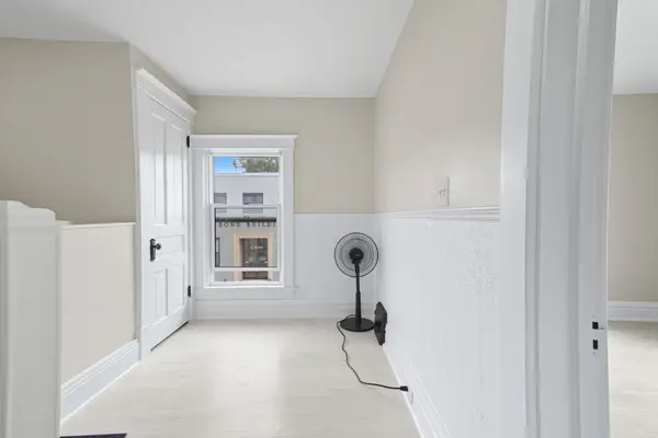 14 Bond ST, St. Catharines, ON L2R 4Z2