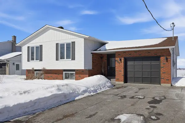 584 Holmes ST,  North Dundas,  ON K0C 2K0