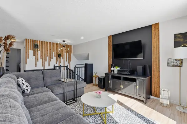 584 Holmes ST, North Dundas, ON K0C 2K0