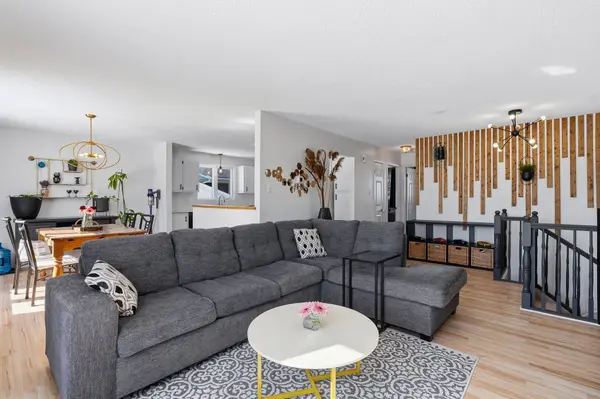 584 Holmes ST, North Dundas, ON K0C 2K0