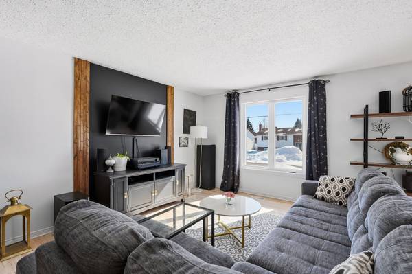 584 Holmes ST, North Dundas, ON K0C 2K0