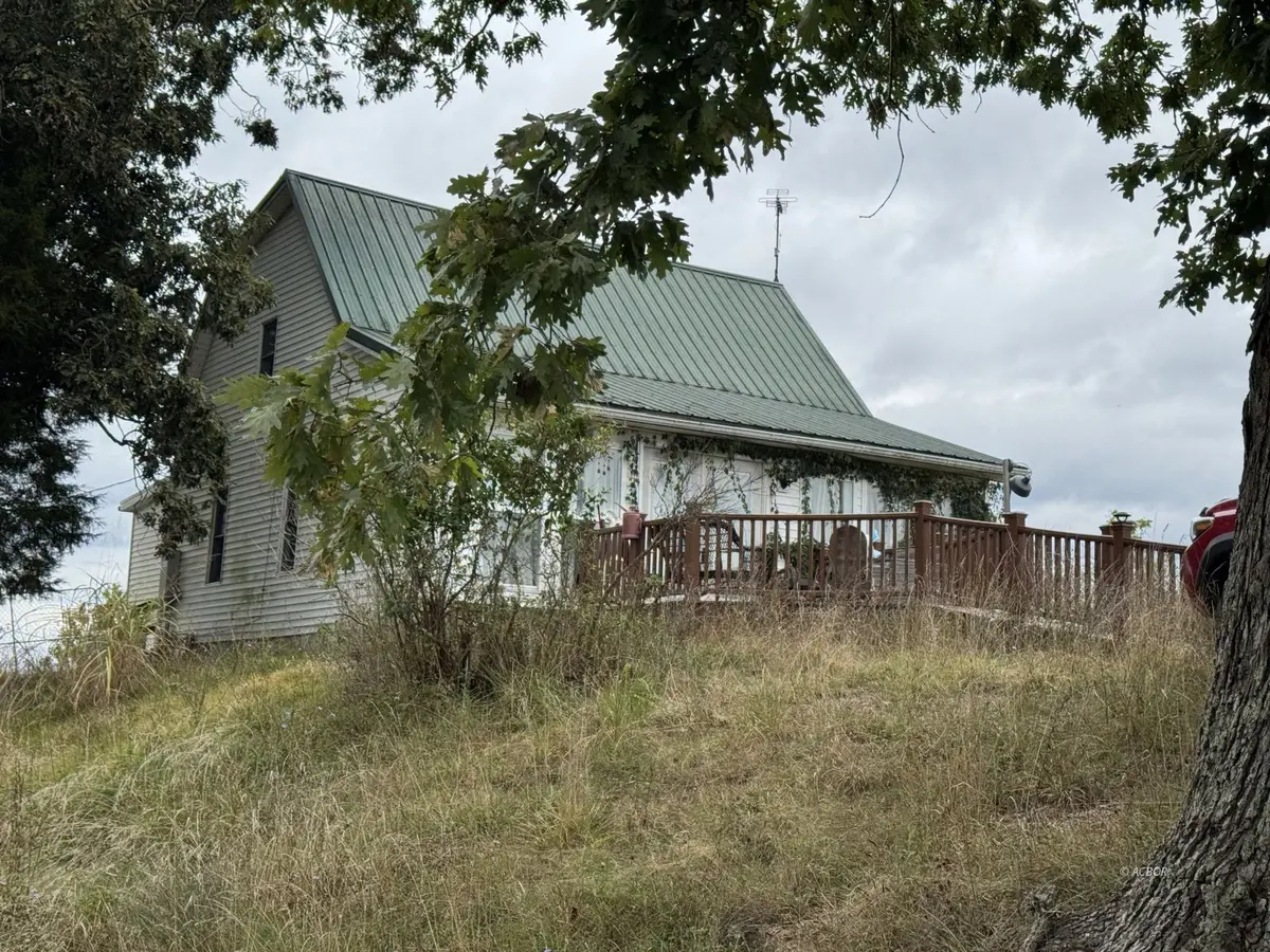 34618 Bashan Rd, Long Bottom, OH 45743