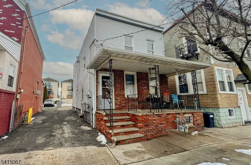 312 High St, Elizabeth City, NJ 07202