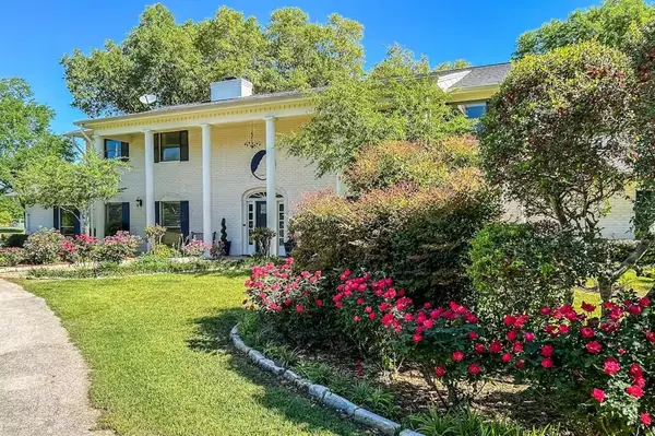 601 E Collard Street, Madisonville, TX 77864