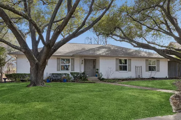 Dallas, TX 75214,6520 Mercedes Avenue