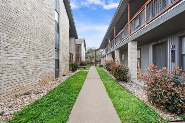 1368 S 12th Street, Waco, TX 76706