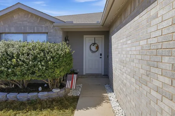 205 Comanche Trail, Krum, TX 76249