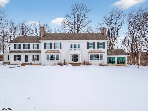 15 Fieldstone Rd, Tewksbury Twp., NJ 07830