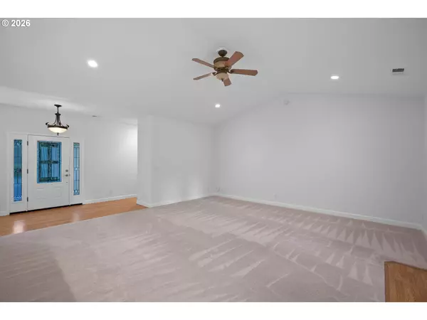 Roseburg, OR 97471,982 DOERNER RD