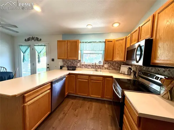 463 W Player DR, Pueblo West, CO 81007